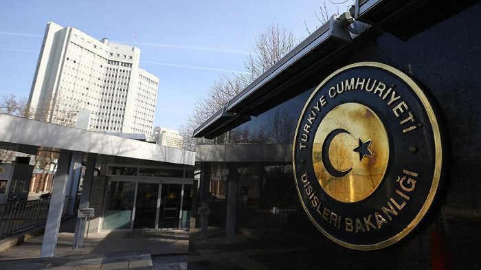 Ankara convoque l