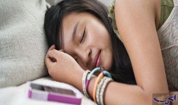إدارة صحية في كاليفورنيا تُحذّر من مخاطر النوم بجوار الهواتف المحمولة