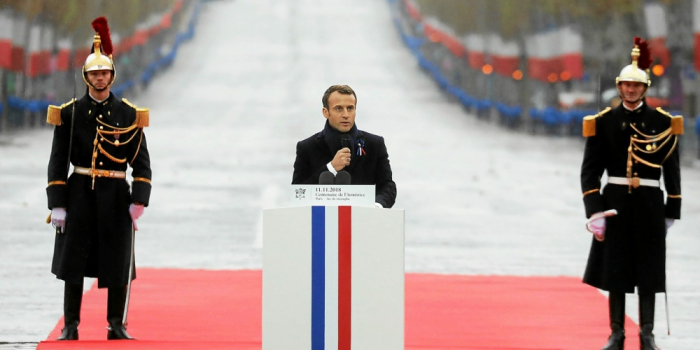 Macron appelle le monde à ne pas "opposer nos peurs", critique le nationalisme