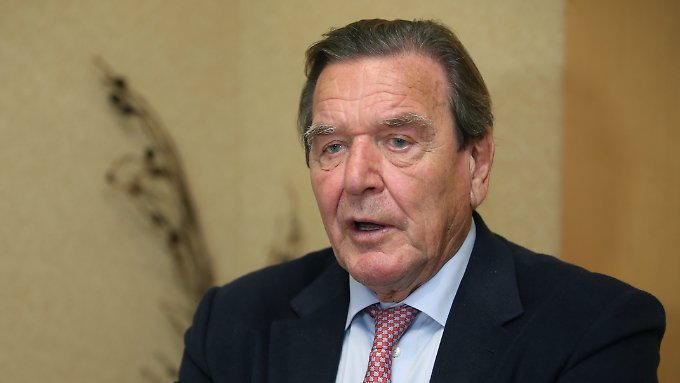 Schröder rechnet mit Merz und Neuwahlen