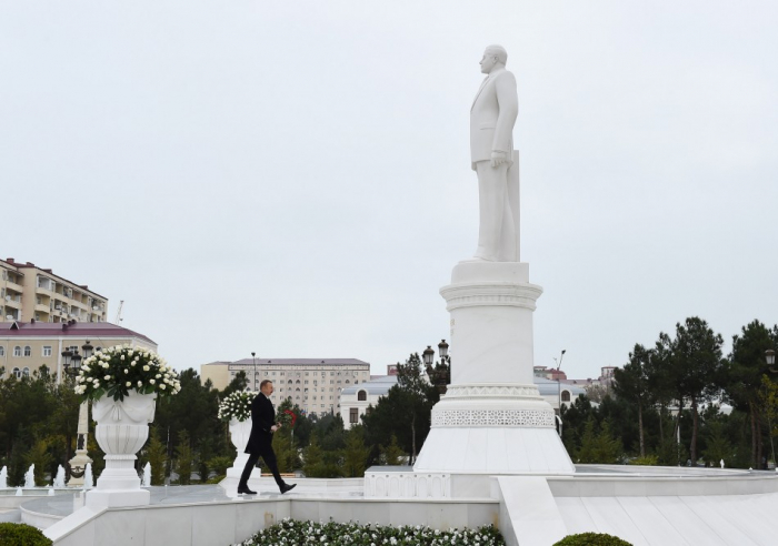 Präsident Ilham Aliyev zu Besuch in Sumgayit