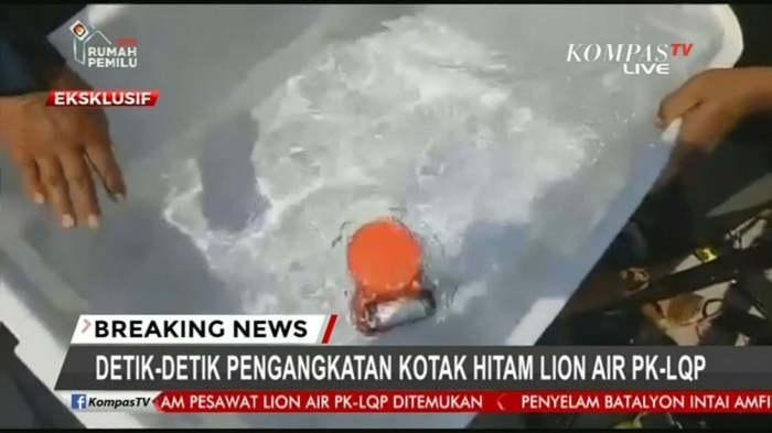Lion Air crash: Black box retrieved after Indonesia plane disappears in sea