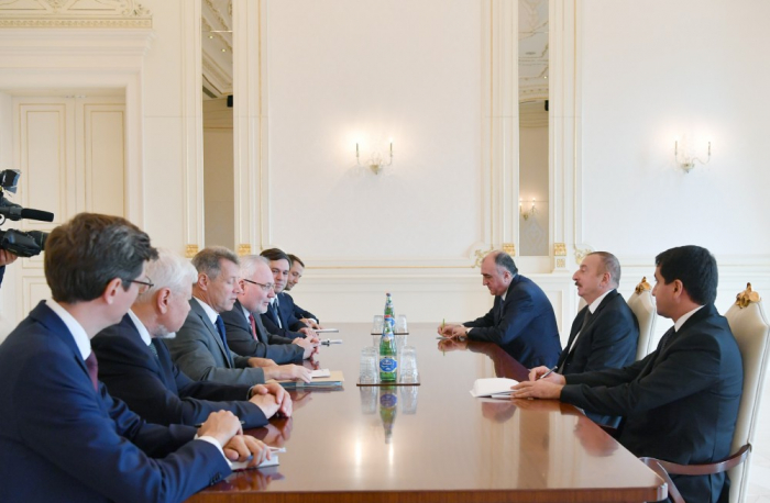Staatspräsident Ilham Aliyev empfängt Ko-Vorsitzenden der OSZE Minsk-Gruppe