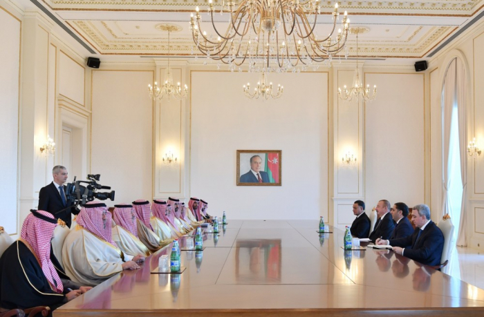 Präsident Ilham Aliyev empfängt Delegation um Innenminister von Saudi-Arabien