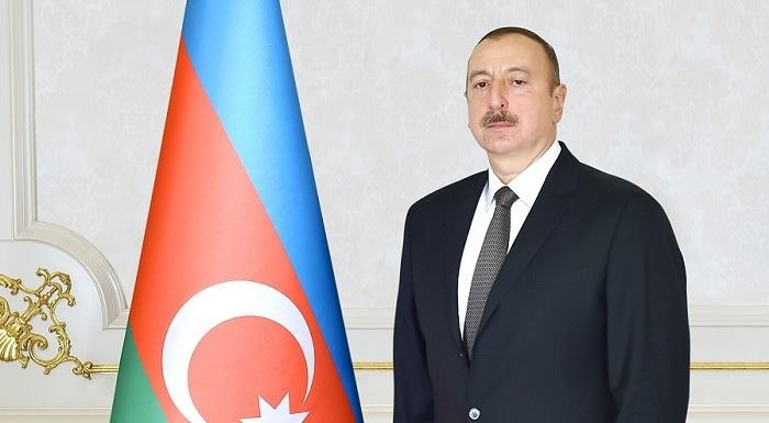 Presidente Aliyev se dirige a los participantes de la V Conferencia Internacional de Teatro de Bakú