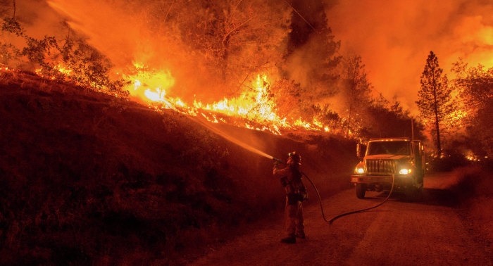 Wie Paradies zu Hölle wird: US-Stadt Paradise durch Waldbrand zerstört – VIDEOs