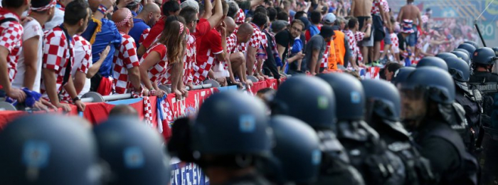 Randalierende Kroatien-Fans: Saboteure im eigenen Block