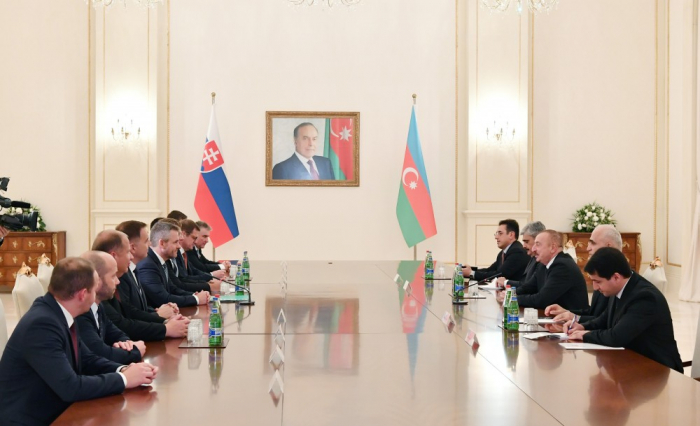 Entretien élargi du président Ilham Aliyev et du Premier ministre slovaque