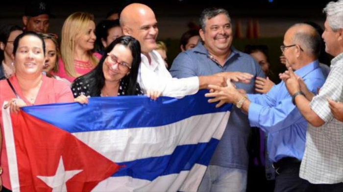EEUU, complacido por anuncio de Bolsonaro sobre médicos cubanos