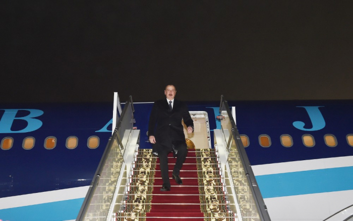 Aserbaidschans Präsident Ilham Aliyev zu Staatsbesuch in Belarus eingetroffen