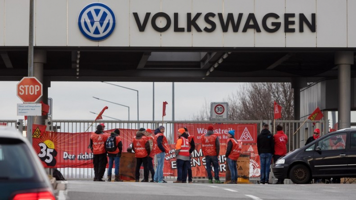 Einigung im Tarifstreit bei Volkswagen - Haustarif für 120.000 Beschäftigte beschlossen