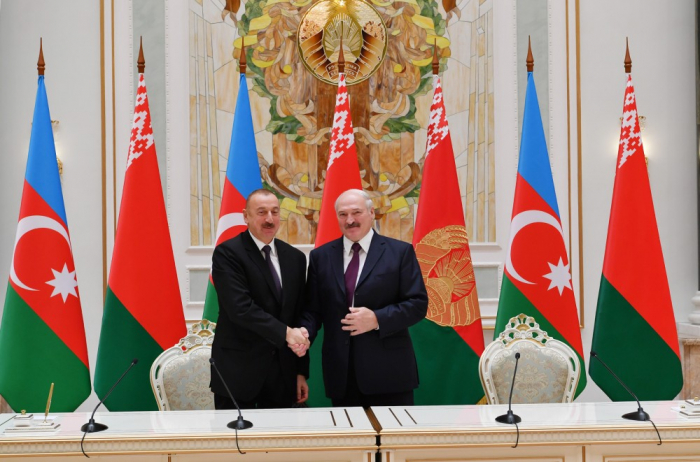 Líderes de Azerbaiyán y Bielorrusia emiten declaración conjunta