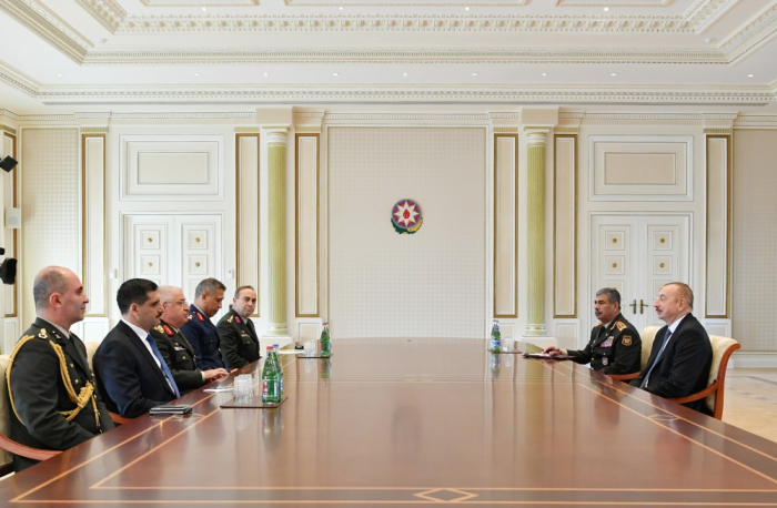 Ilham Aliyev reçoit une délégation menée par le chef d’état-major des armées turques