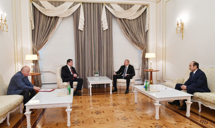 Ilham Aliyev rencontre le président de l’Union des journalistes de Russie