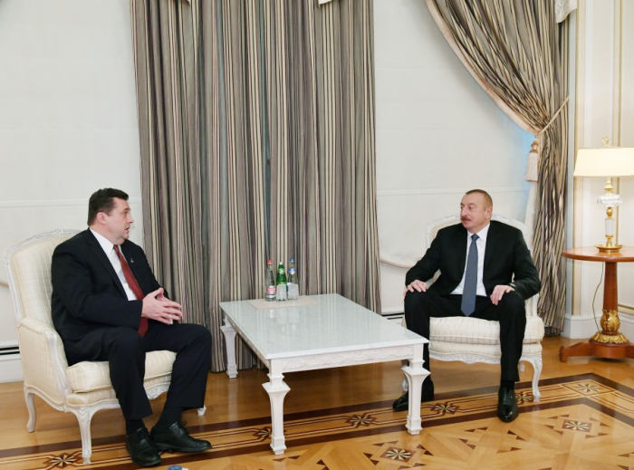 Präsident Aliyev empfängt Vorsitzenden des russischen Journalistenverbandes