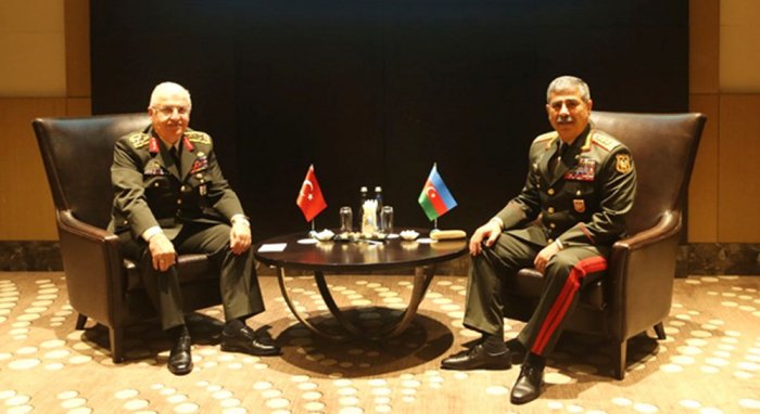 Azerbaijani defense minister meets chief of Turkish General Staff