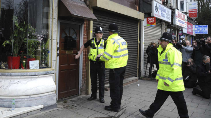 Polizei stellt selbstgebaute Bomben in Londoner Wohnung sicher