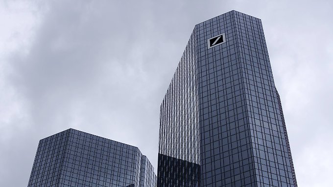 Polizei durchsucht die Deutsche Bank