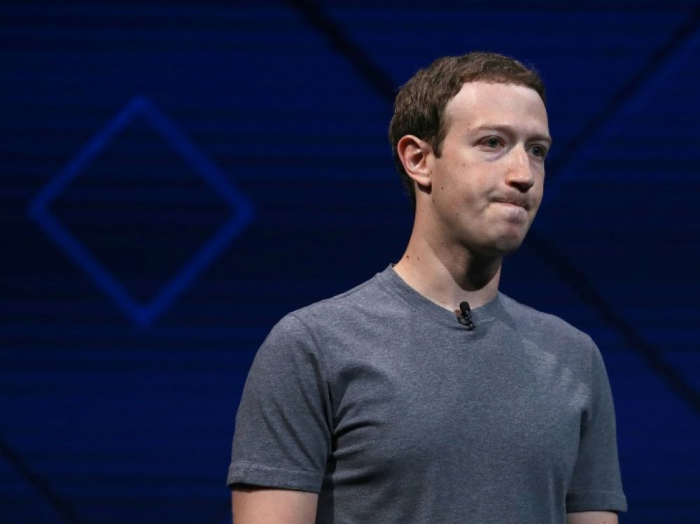مؤسس فيسبوك يعلق على تنحيه عن إدارة الشركة