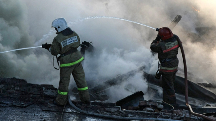 VIDEO: Se declara un incendio en un centro comercial de San Petersburgo