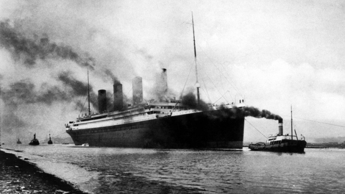 Subastan el espejo del capitán del Titanic