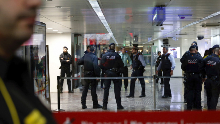 España: Al menos un muerto y varios heridos por el descarrilamiento de un tren en Cataluña