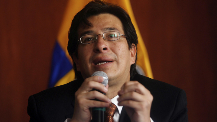 Renuncia el ministro de Educación de Ecuador por recorte al presupuesto de ese sector