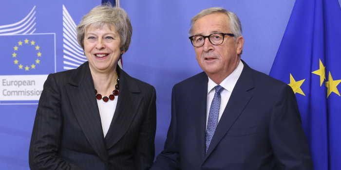 May reçue par Juncker à la veille du sommet pour entériner l