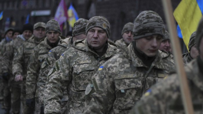 Ukrainian army put on full combat alert