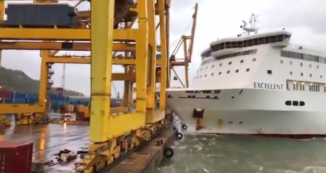 Ferry collides with crane, starts fire in Barcelona port - VIDEO