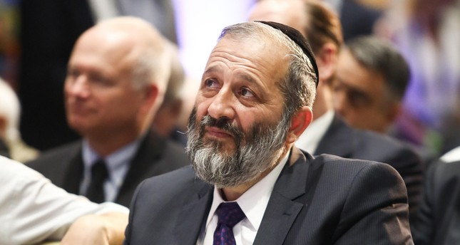 Israeli police say Interior Minister Deri should be charged for fraud