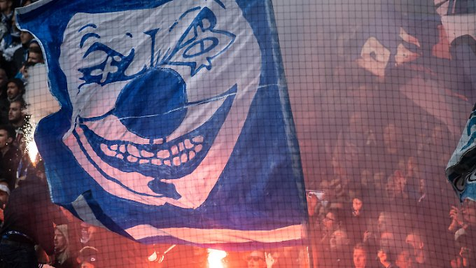 Hertha verbietet alle Fahnen im Stadion