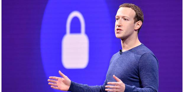 Facebook en "état de guerre", Zuckerberg tente de reprendre le contrôle