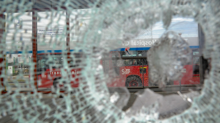 Enfrentamientos con la policía y actos vandálicos sumen en Bogotá