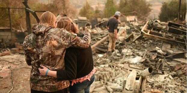 Incendies : la Californie en deuil après un bilan de 77 morts