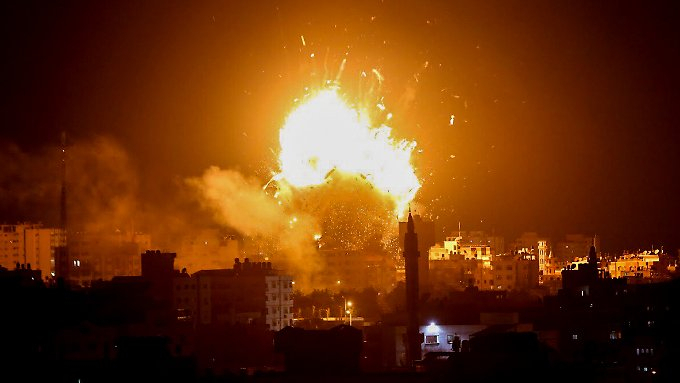 Israel bombardiert Einrichtungen der Hamas