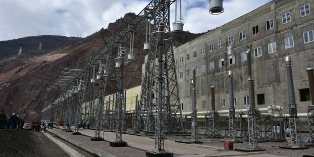 Tadjikistan : "vital" mais controversé, le plus haut barrage du monde inauguré avant d