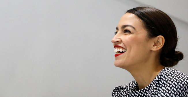 Alexandria Ocasio-Cortez hace historia y se convierte en la congresista más joven en EE. UU.