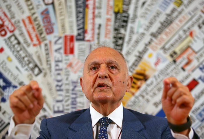 Italy EU affairs minister Savona denies report he may quit