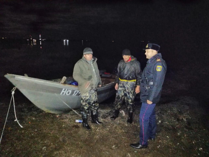 Su Polisi balıqçıları ölümdən xilas edib -  FOTO 