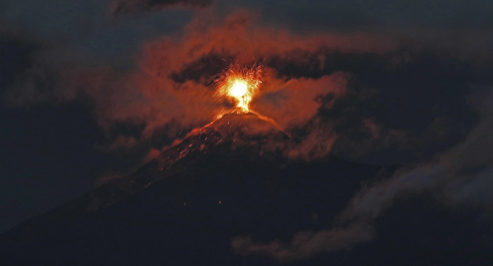 Guatemala declara la alerta roja por incremento de la fase eruptiva del volcán de Fuego