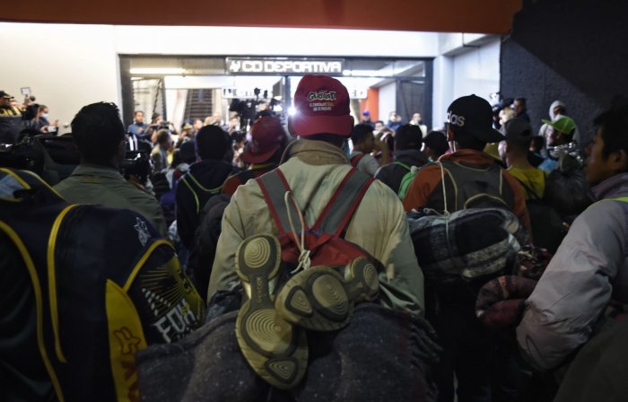 Caravane de migrants: une partie reprend sa marche vers les Etats-Unis
