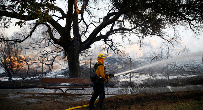 Un total de 130 personas continúan desaparecidas debido a incendios en California