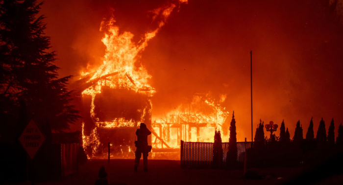 البيت الأبيض يعلن حالة الطوارئ في كاليفورنيا جراء الحرائق