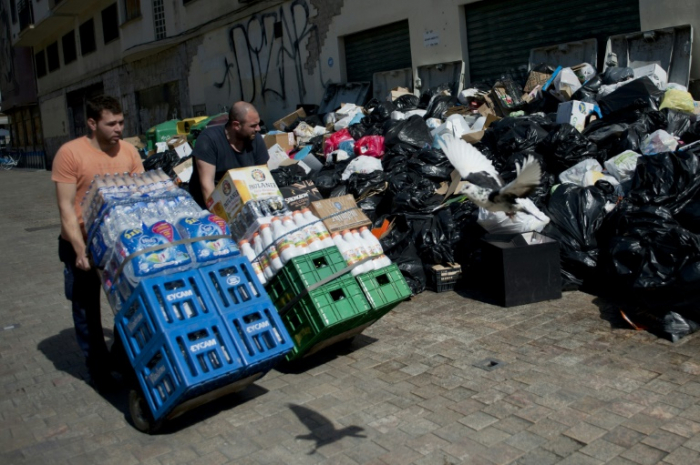 El número de desempleados en España aumenta a 3,25 millones en octubre