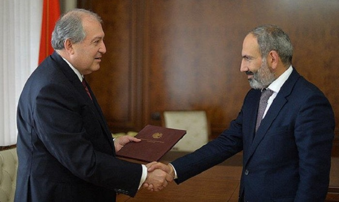  Ermənistan prezidenti parlamenti buraxdı 