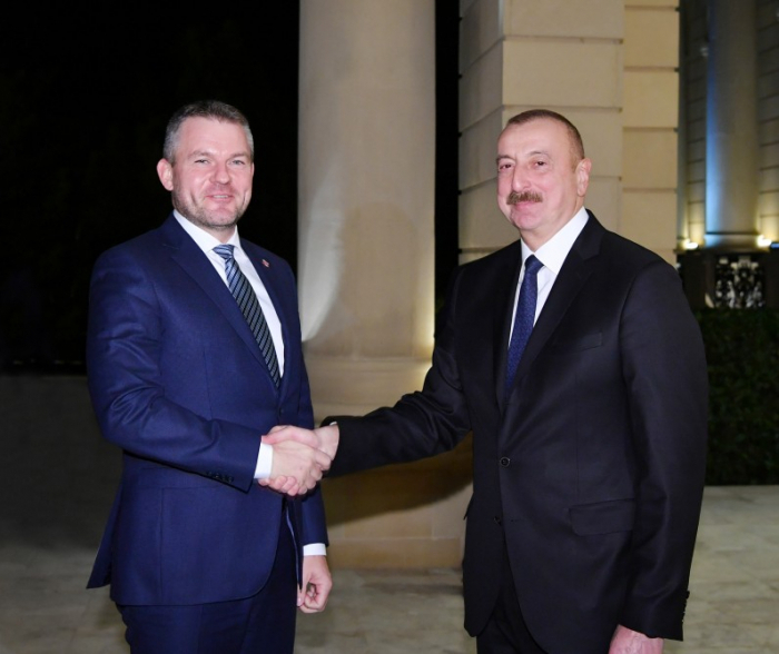 الرئيس إلهام علييف يستقبل رئيس الوزراء السلوفاكي-صور