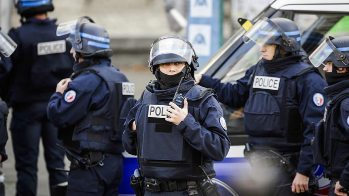 الشرطة الفرنسية توقف شخصا بتهمة الإساءة لماكرون