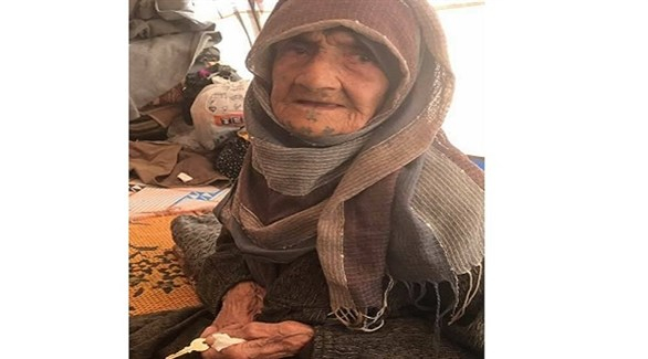 سوريا: وفاة معمرة عن 120 عاماً في مخيم نازحين بالرقة