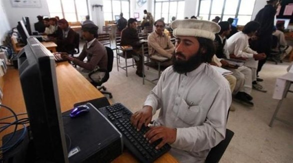أغلب الباكستانيين لا يعرفون ما هو الانترنت